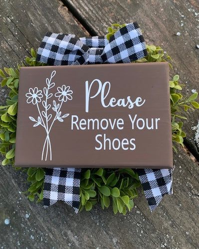Decorative wooden sign that can be added to the door by itself or with a wreath.  