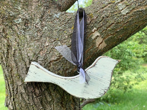 Small rustic bird ornament that can be displayed with a wreath or any other location in your home.  Year round home decor. 