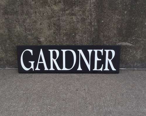 last name sign for homes or businesses