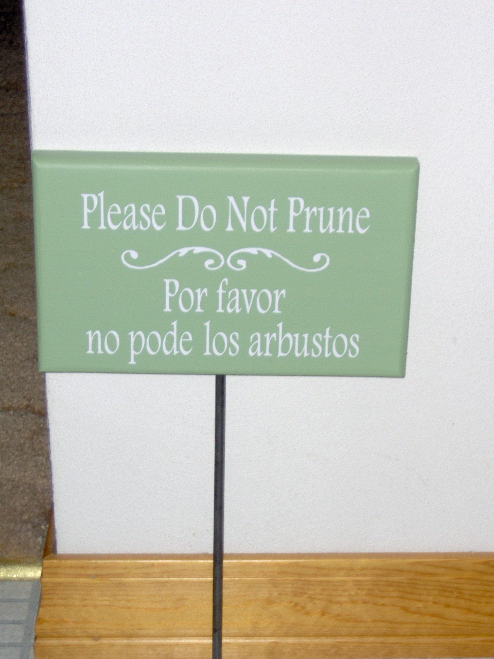 Please Do Not Prune Wood Vinyl Yard Art Stake Sign English Spanish Outdoor Garden Sign Lawn Ornament Outdoor House Sign Wooden Home Decor - Heartfelt Giver