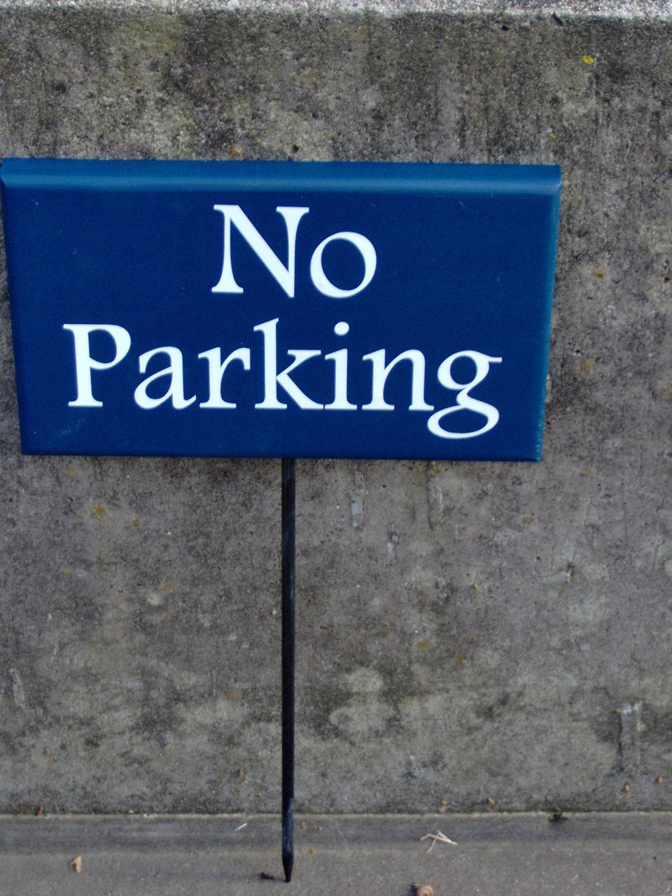 No Parking Outdoor Wood Stake Vinyl Yard Sign Navy Blue Private Garge Sign Driveway Sign Do Not Block Yard Sign Road Sign Custom Signs Home - Heartfelt Giver
