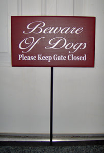 Beware of Dogs Sign Please Keep Gate Closed Wood Vinyl Outdoor Yard Stake Sign Dog Lover Signs For Home Pet Supplies Garden Gate Fence Sign - Heartfelt Giver