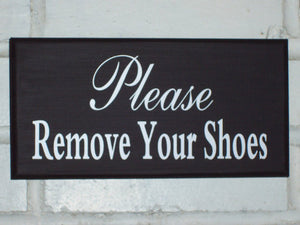 Please Remove Shoes Wood Vinyl Sign Door Hanger Porch Wall Take Off Shoes Sign Front Door Decor Entrance Sign Entryway Wall Decor Plaque Art - Heartfelt Giver