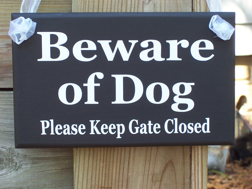Beware Dog Sign Please Keep Gate Closed Wood Vinyl Sign Outdoor Signs Gate Sign Yard Signs Pet Signs Personalized Signs For Home Decor Farm - Heartfelt Giver