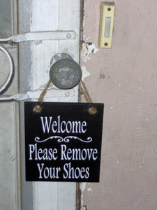 Welcome Please Remove Your Shoes Wood Vinyl Signs Take Off Shoes Door Hanger Wreath Attachment Exterior Door Sign Wood Signage - Heartfelt Giver